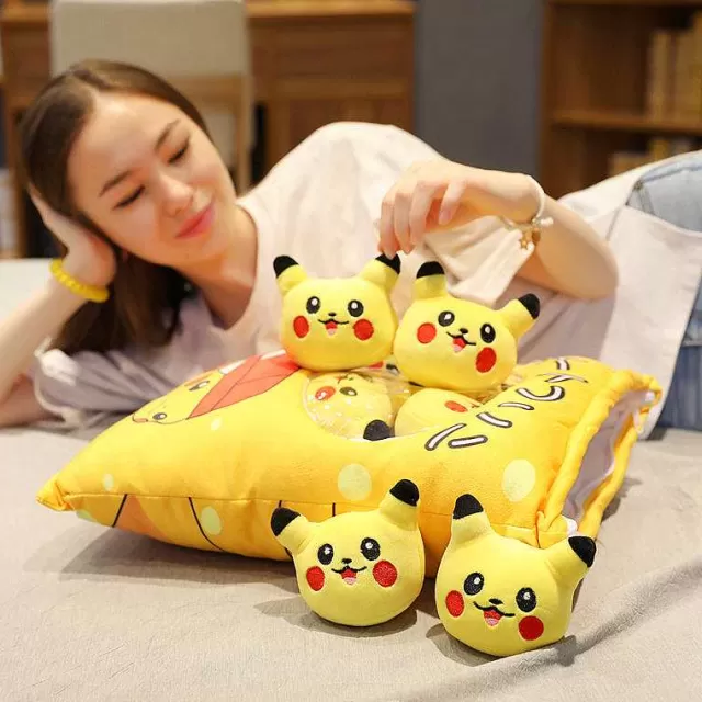 Pokemon Kuscheltiere-Pkm.store Pikachu Tasche / Kissen Mit 8X Plusch Pikachu